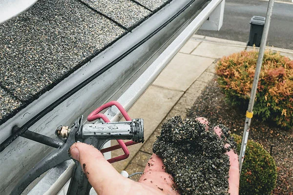 Gutter-cleaning-Company-Medford